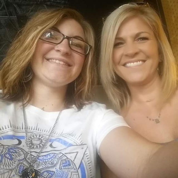 Meet your Posher - Picture 6 of 8